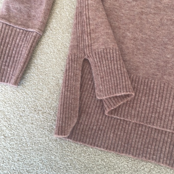 NWT Vince Camuto rose sweater size MP - Picture 4 of 12